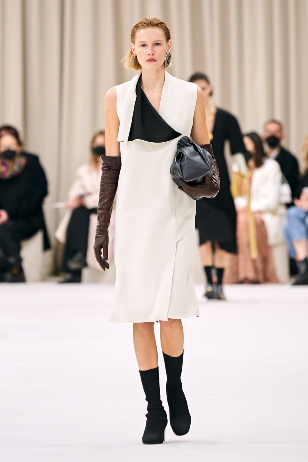 Fashion Week Milan Fall/Winter 2022 look 18 from the Jil Sander collection womenswear
