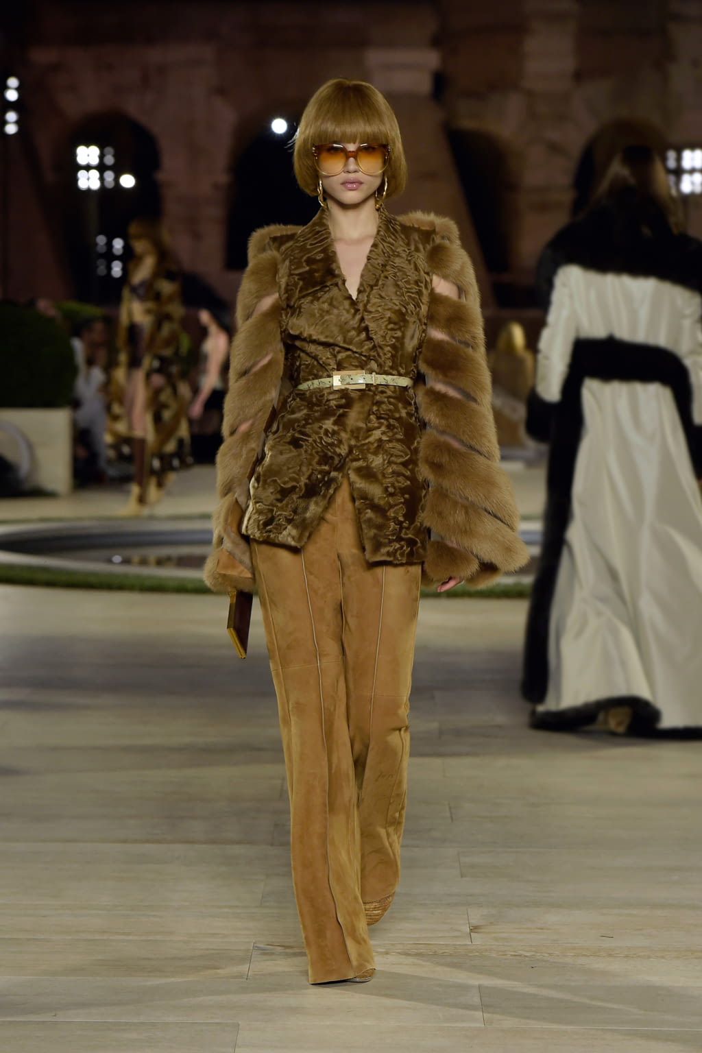 Fashion Week Milan Fall/Winter 2019 look 17 from the Fendi collection 高级定制