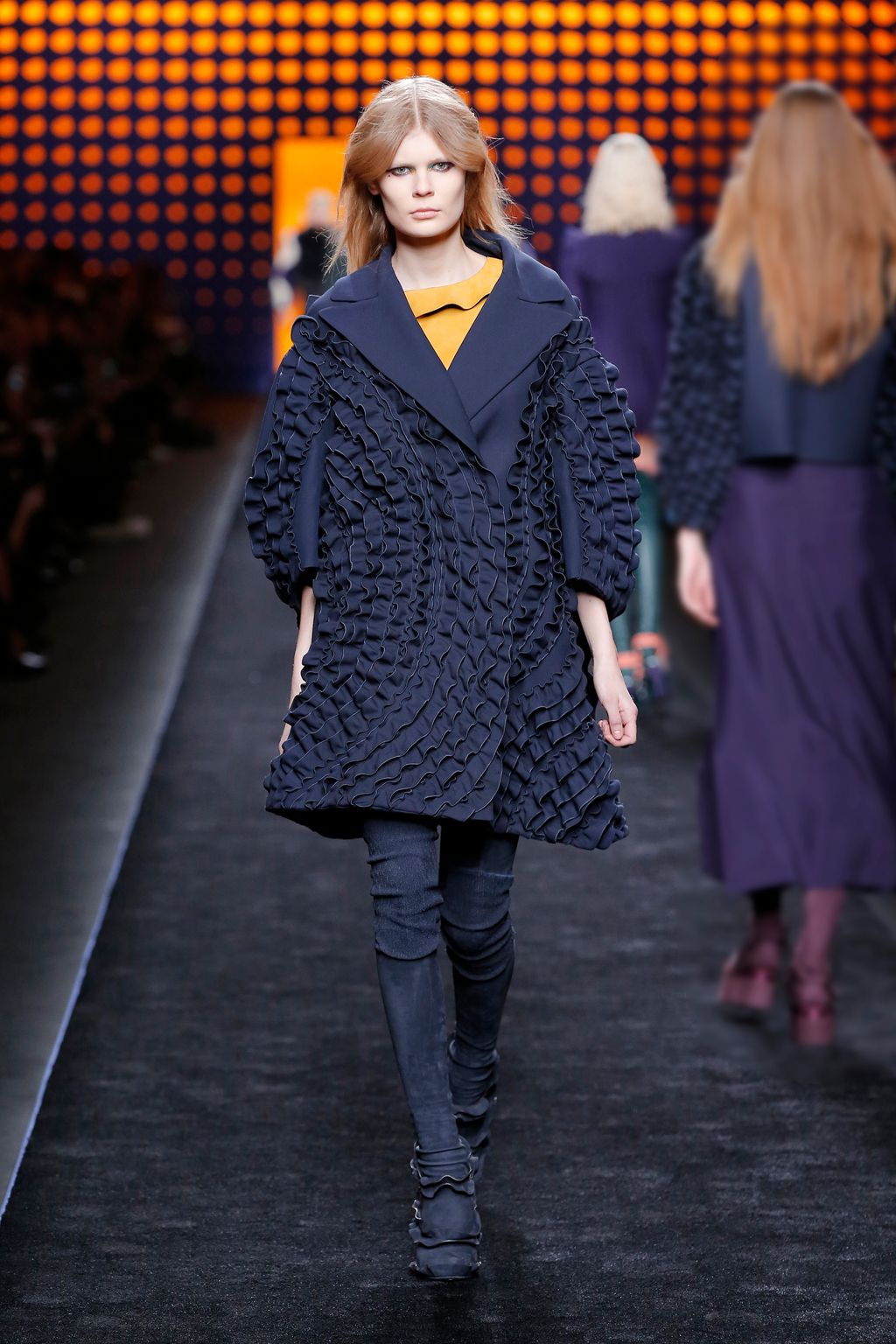 Fashion Week Milan Fall/Winter 2016 look 18 from the Fendi collection womenswear