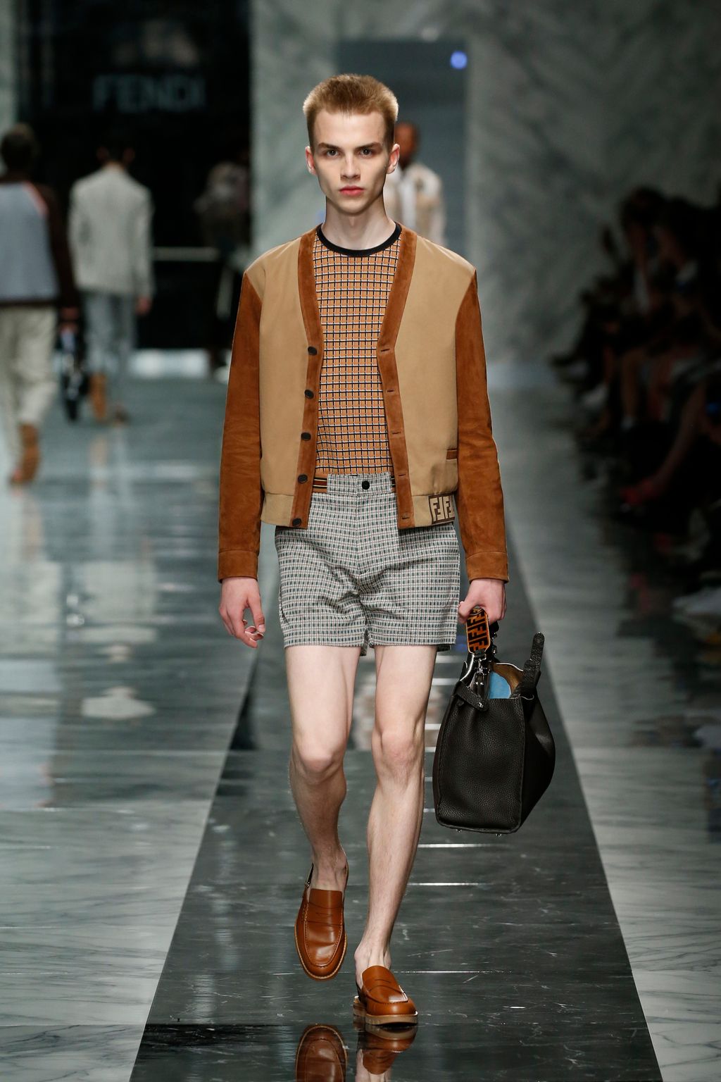 Fashion Week Milan Spring/Summer 2018 look 18 from the Fendi collection 男装