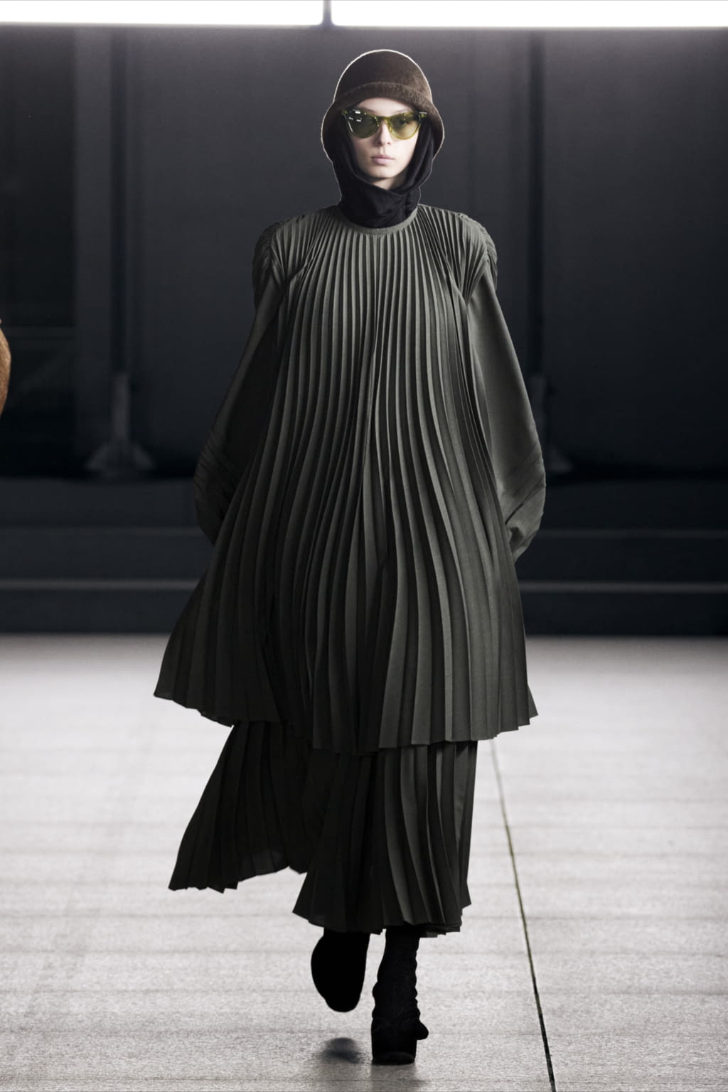 Fashion Week Paris Fall/Winter 2022 look 18 from the Mame Kurogouchi collection 女装