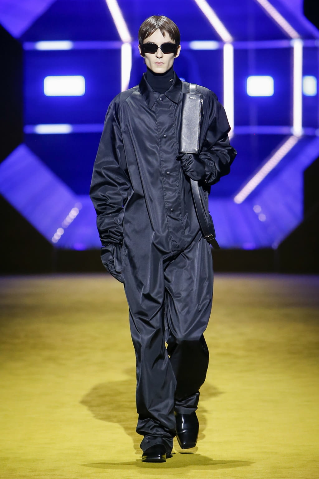 Fashion Week Milan Fall/Winter 2022 look 18 from the Prada collection 男装