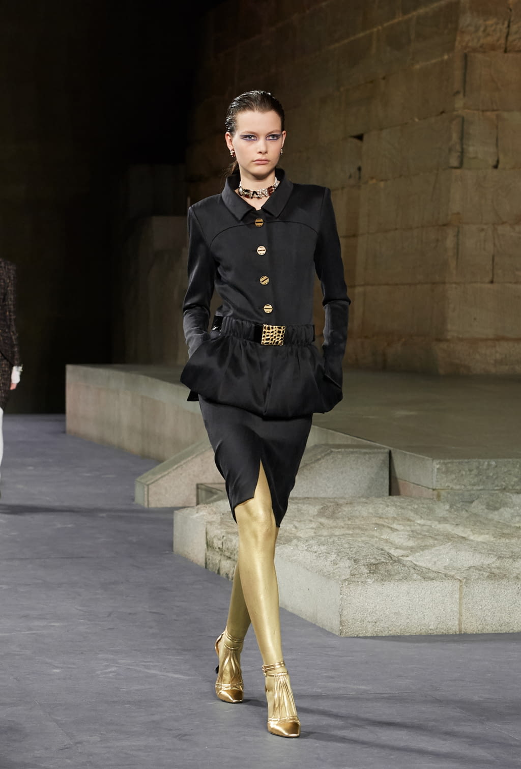 Fashion Week New York Pre-Fall 2019 look 18 from the Chanel collection womenswear