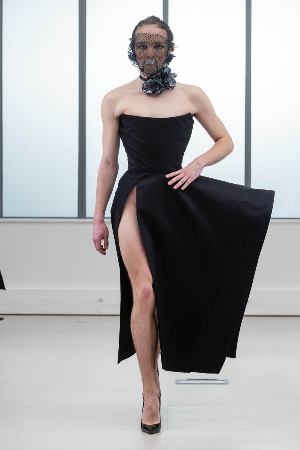 Fashion Week Paris Fall/Winter 2022 look 184 from the IFM PARIS collection womenswear