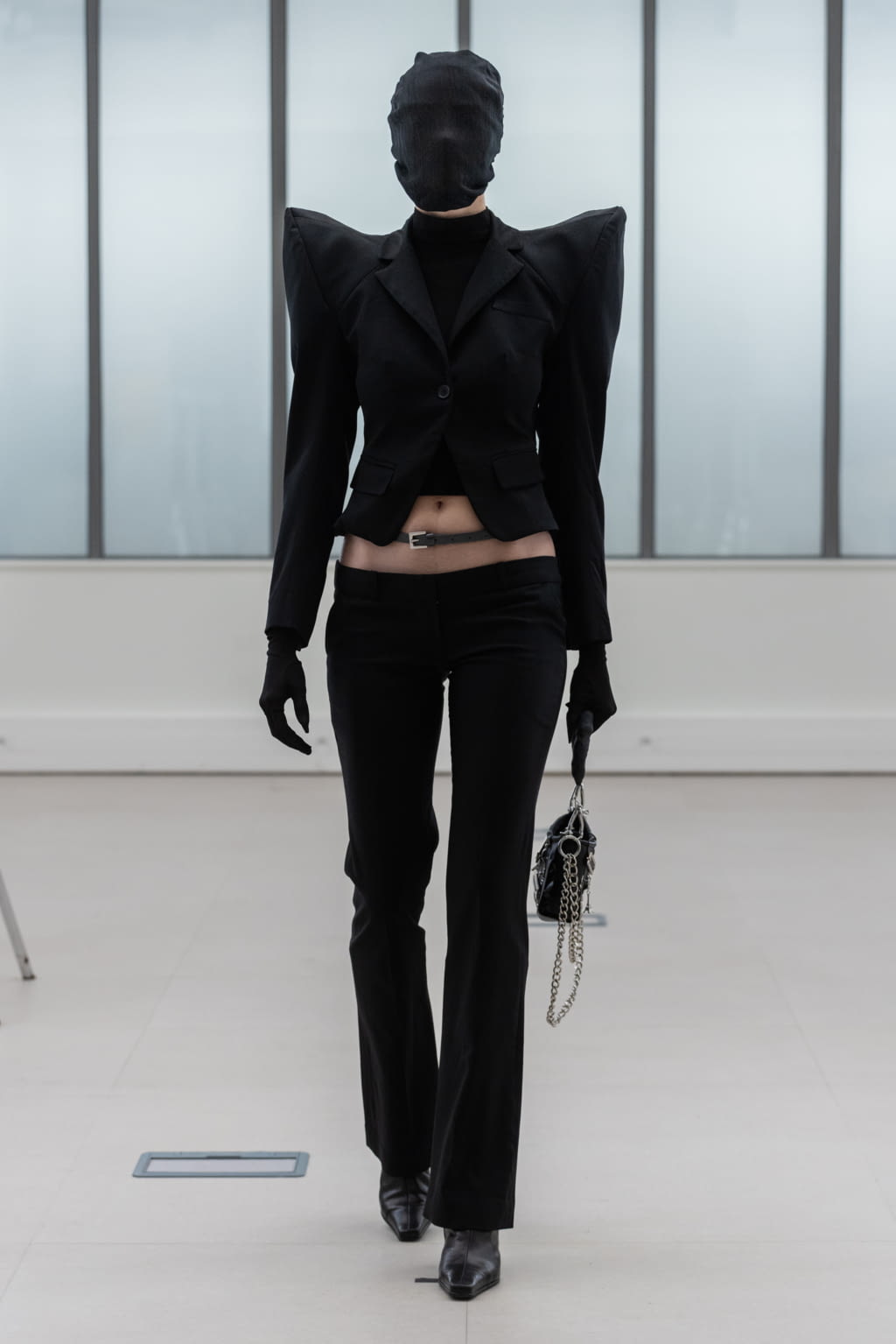 Fashion Week Paris Fall/Winter 2022 look 185 from the IFM PARIS collection womenswear