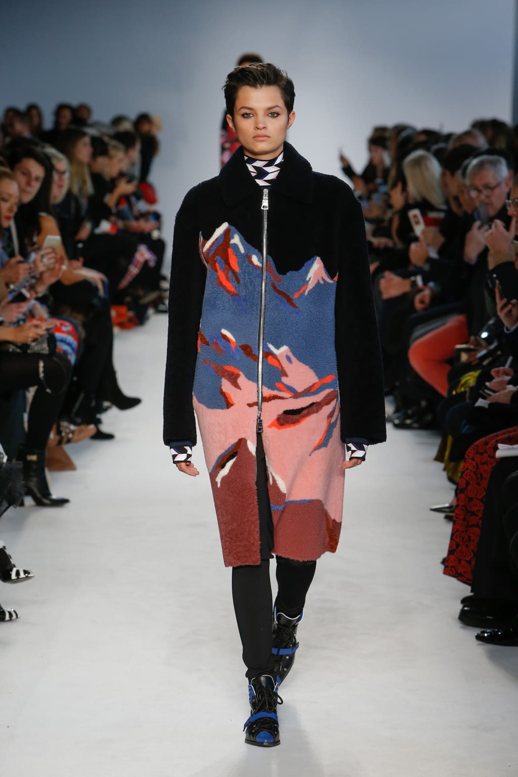 Fashion Week Milan Fall/Winter 2016 look 18 from the Pucci collection womenswear
