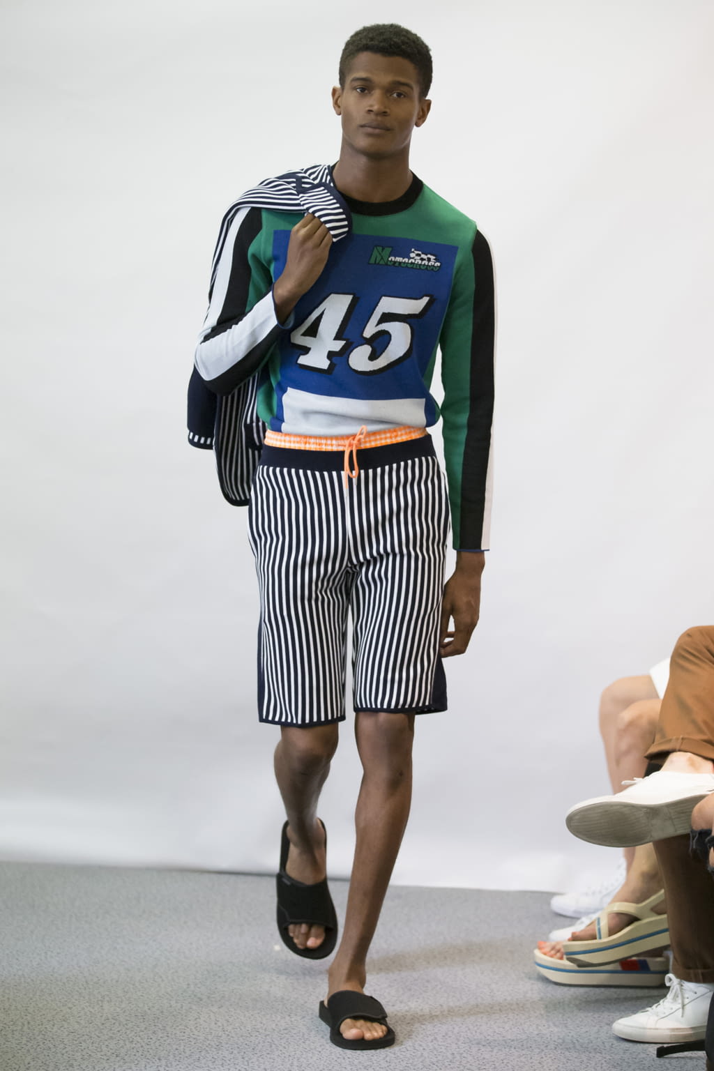 Fashion Week Paris Spring/Summer 2018 look 19 from the Lucien Pellat-Finet collection menswear