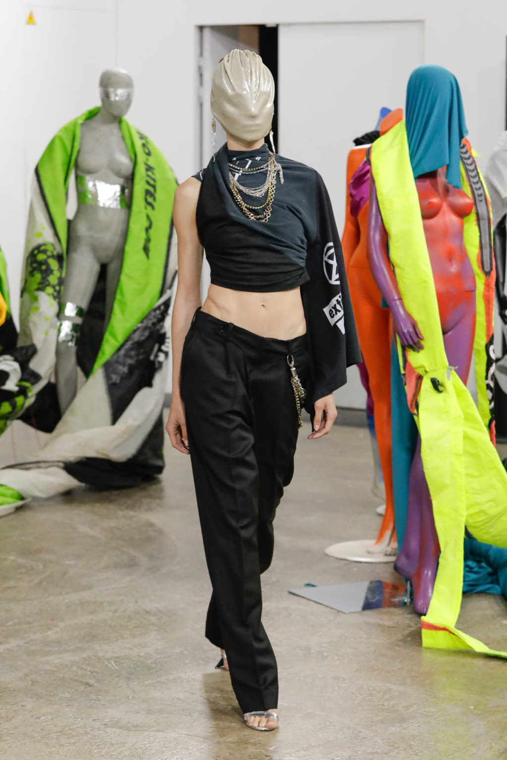 Fashion Week Paris Fall/Winter 2022 look 19 from the Atlein collection 女装