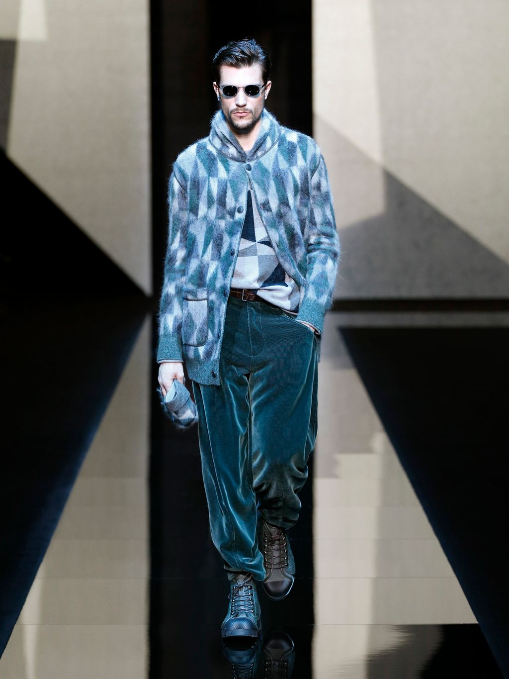 Fashion Week Milan Fall/Winter 2017 look 19 de la collection Giorgio Armani menswear