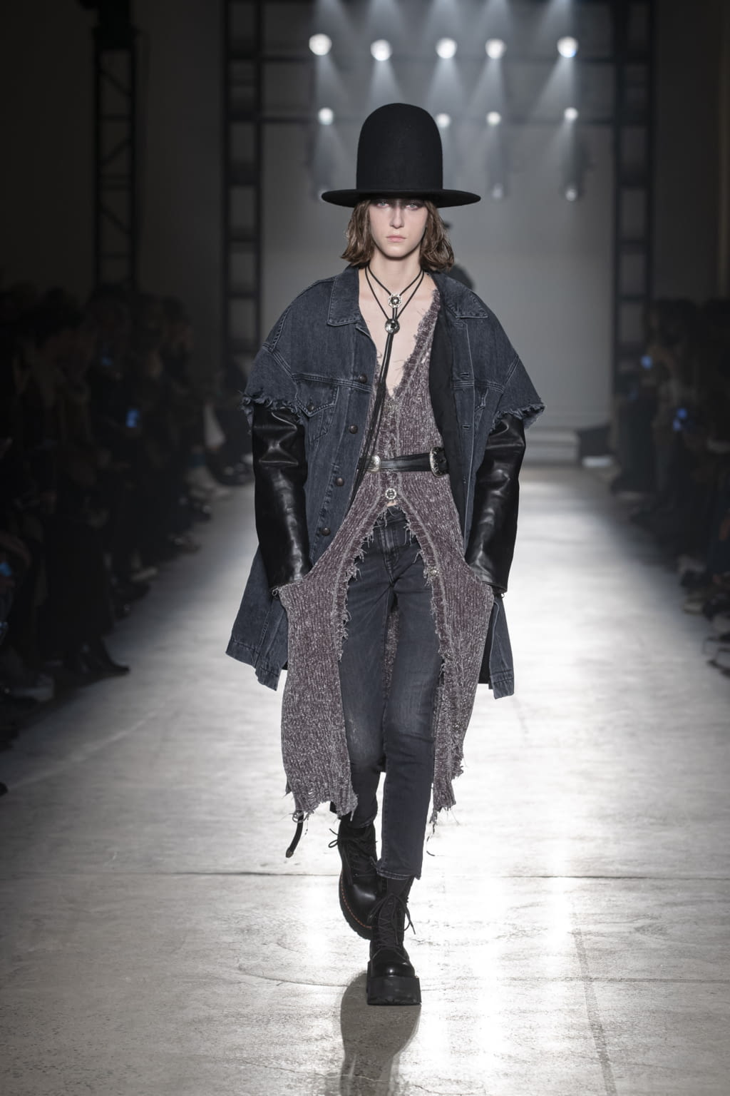 Fashion Week New York Fall/Winter 2020 look 19 from the R13 collection 女装