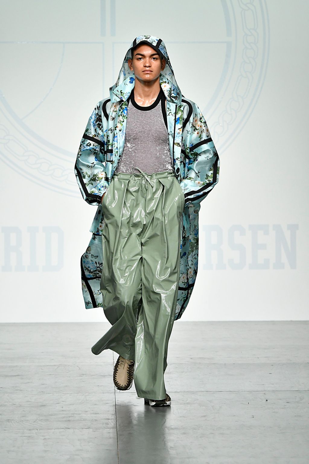 Fashion Week London Spring/Summer 2018 look 19 from the Astrid Andersen collection menswear