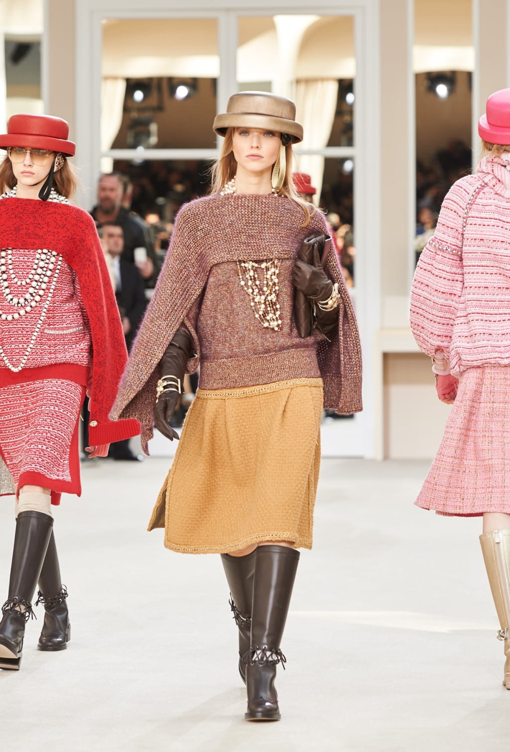 Fashion Week Paris Fall/Winter 2016 look 19 from the Chanel collection 女装