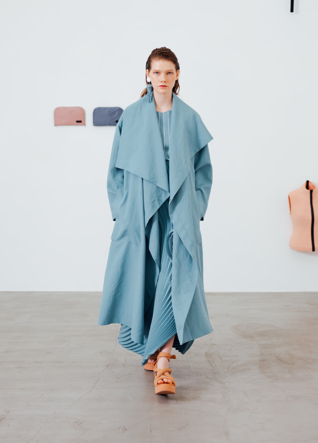 Fashion Week Paris Spring/Summer 2021 look 19 from the Issey Miyake collection 女装