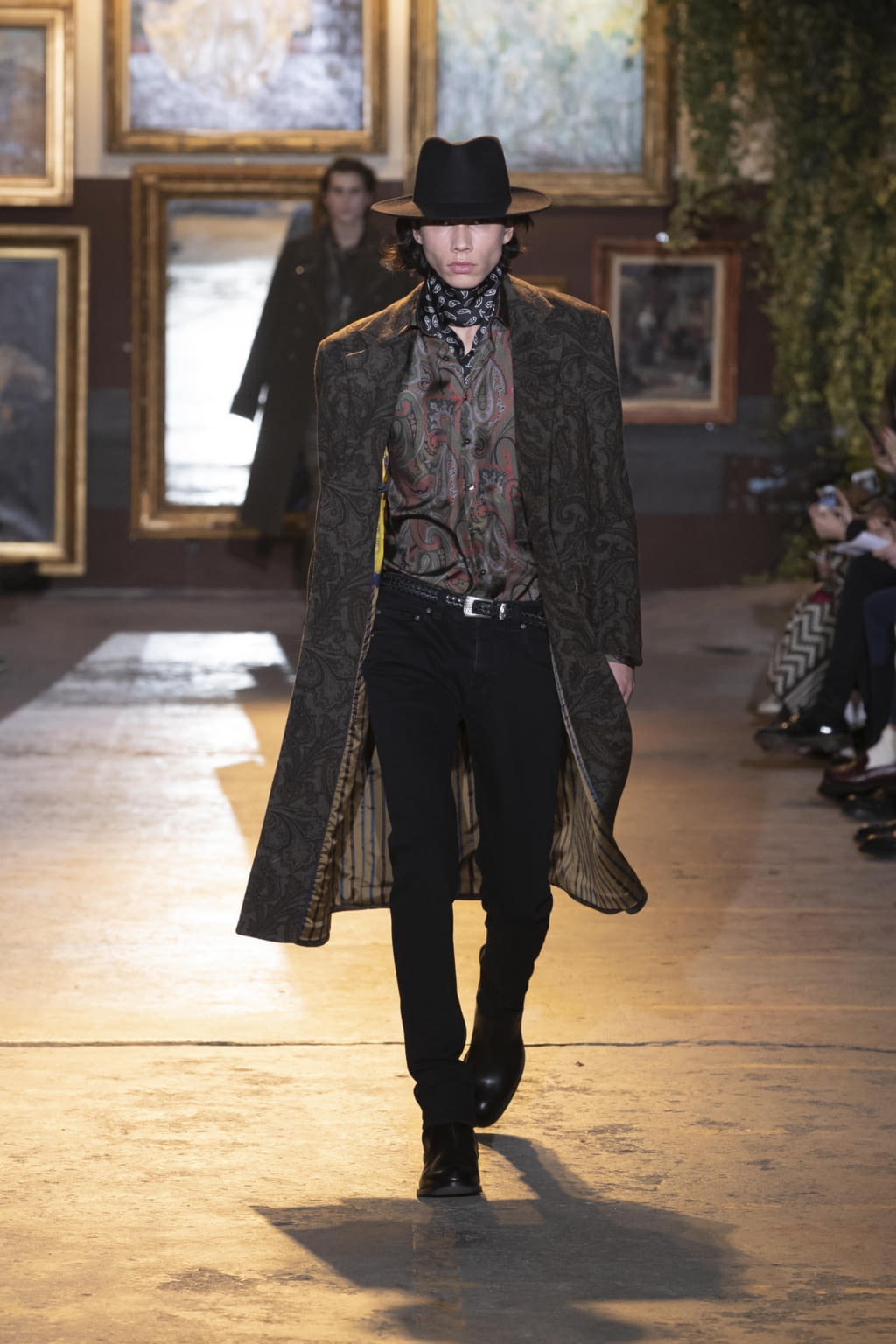 Fashion Week Milan Fall/Winter 2020 look 19 from the Etro collection 男装