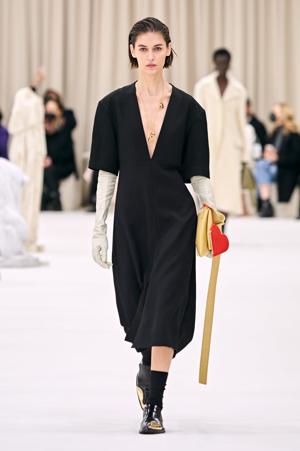 Fashion Week Milan Fall/Winter 2022 look 19 from the Jil Sander collection womenswear
