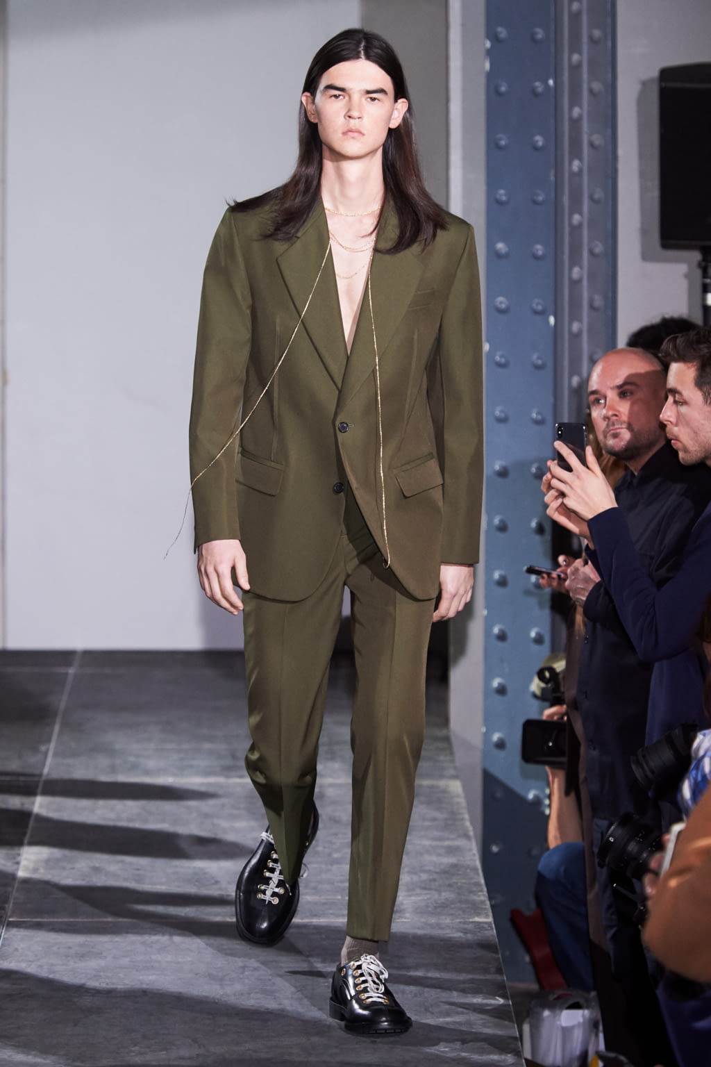 Fashion Week Paris Fall/Winter 2018 look 19 from the Acne Studios collection 男装