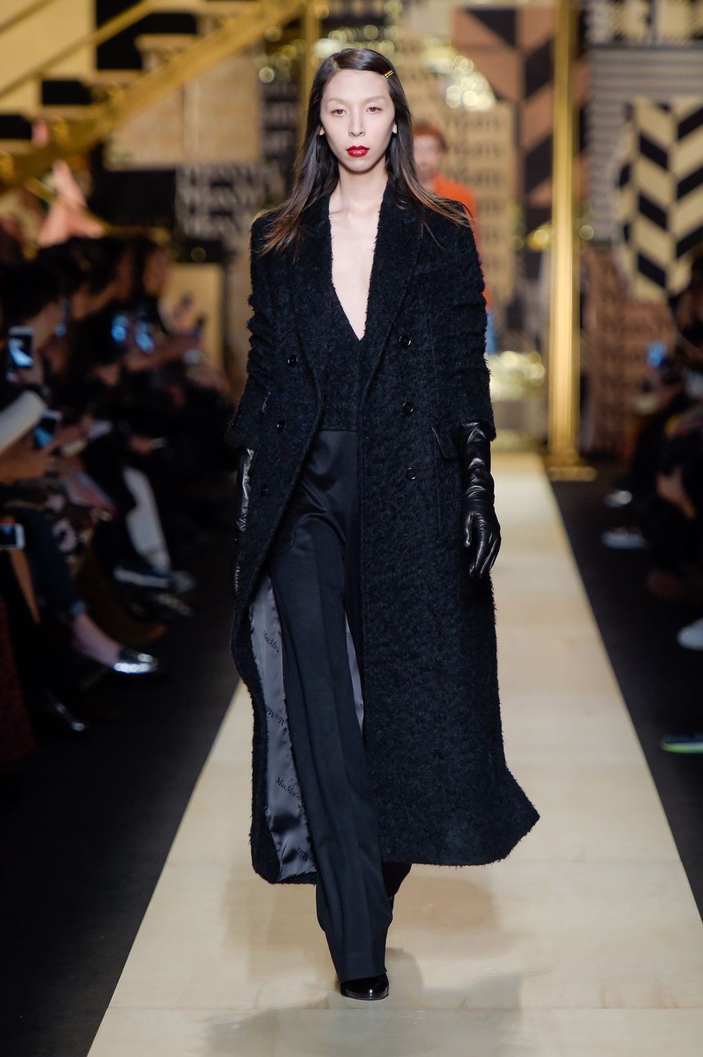 Fashion Week Milan Fall/Winter 2016 look 19 de la collection Max Mara womenswear