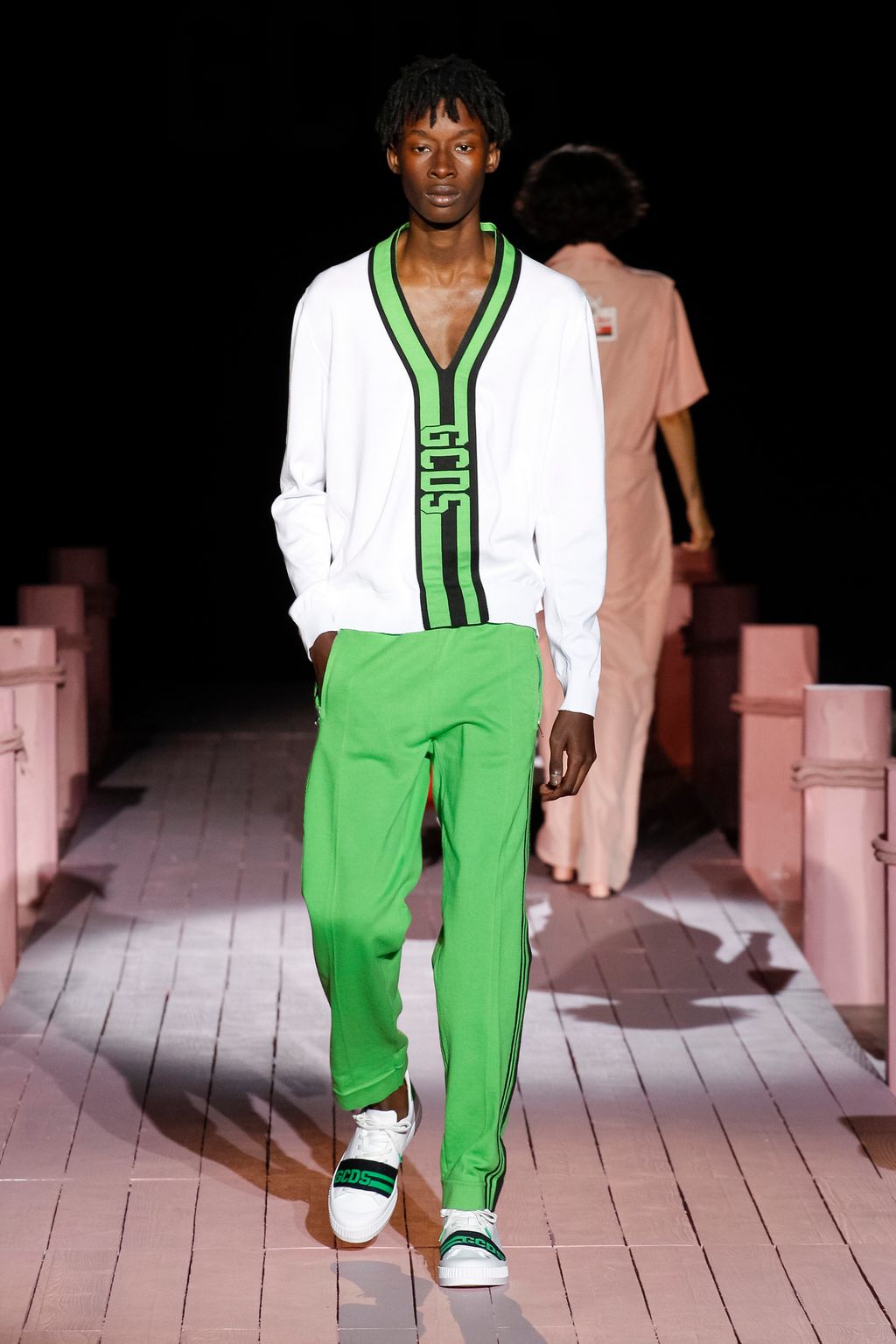 Fashion Week Milan Spring/Summer 2018 look 19 from the GCDS collection menswear