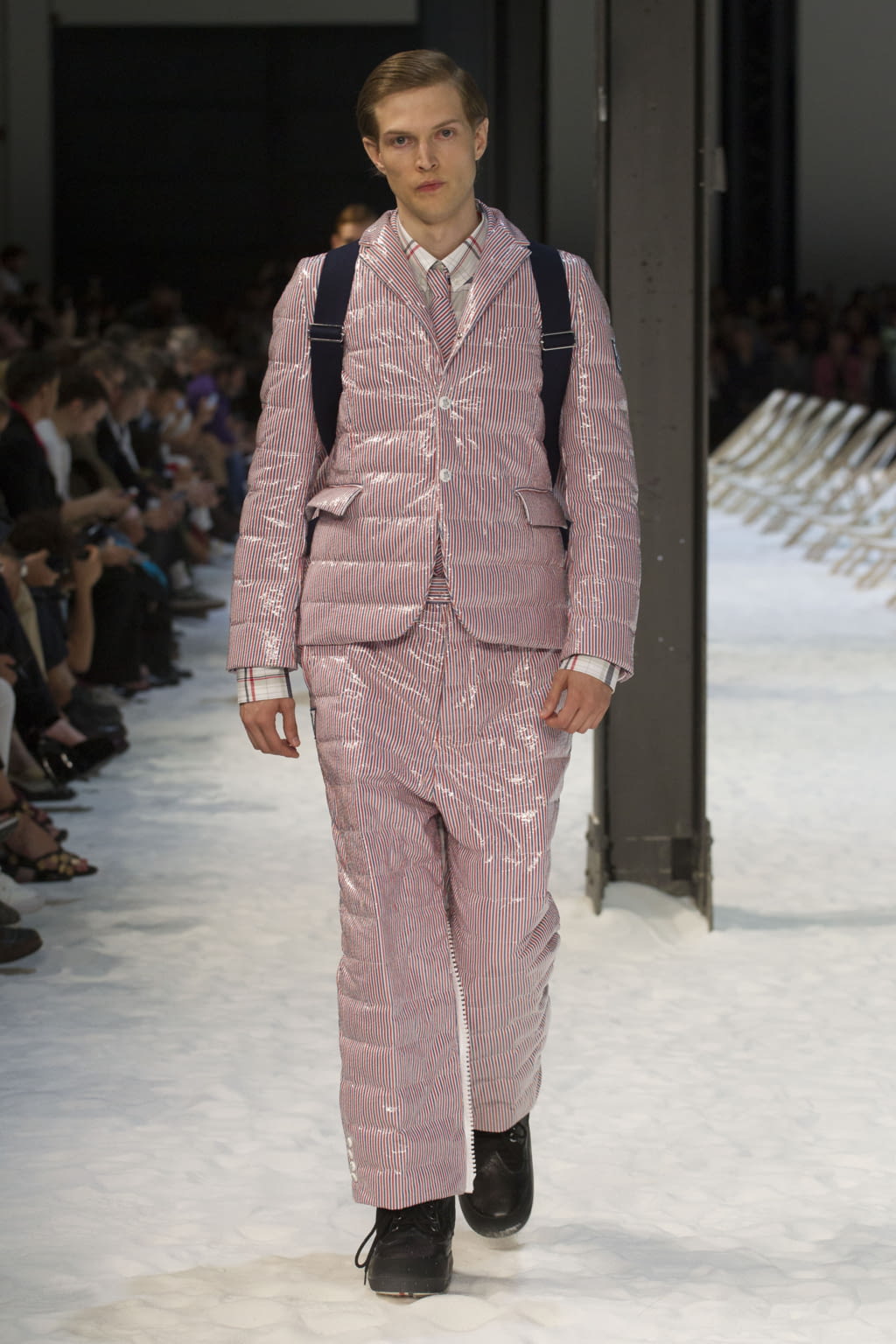 Fashion Week Milan Spring/Summer 2018 look 19 from the Moncler Gamme Bleu collection menswear