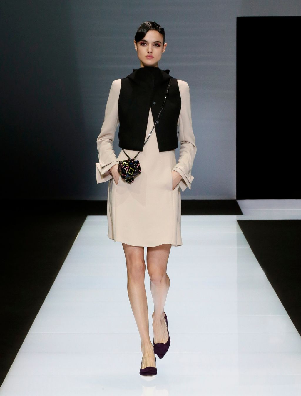 Fashion Week Milan Fall/Winter 2016 look 19 from the Emporio Armani collection womenswear