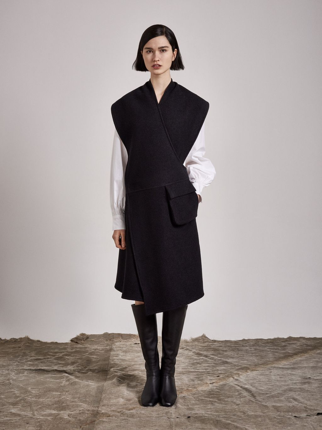 Fashion Week Paris Pre-Fall 2017 look 19 from the Nehera collection womenswear