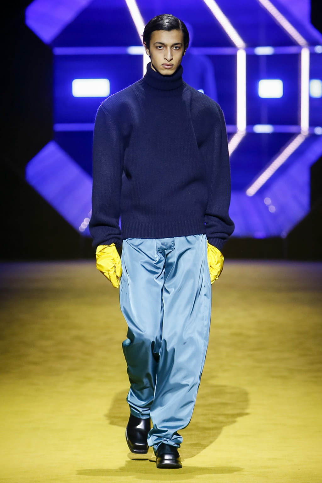 Fashion Week Milan Fall/Winter 2022 look 19 de la collection Prada menswear