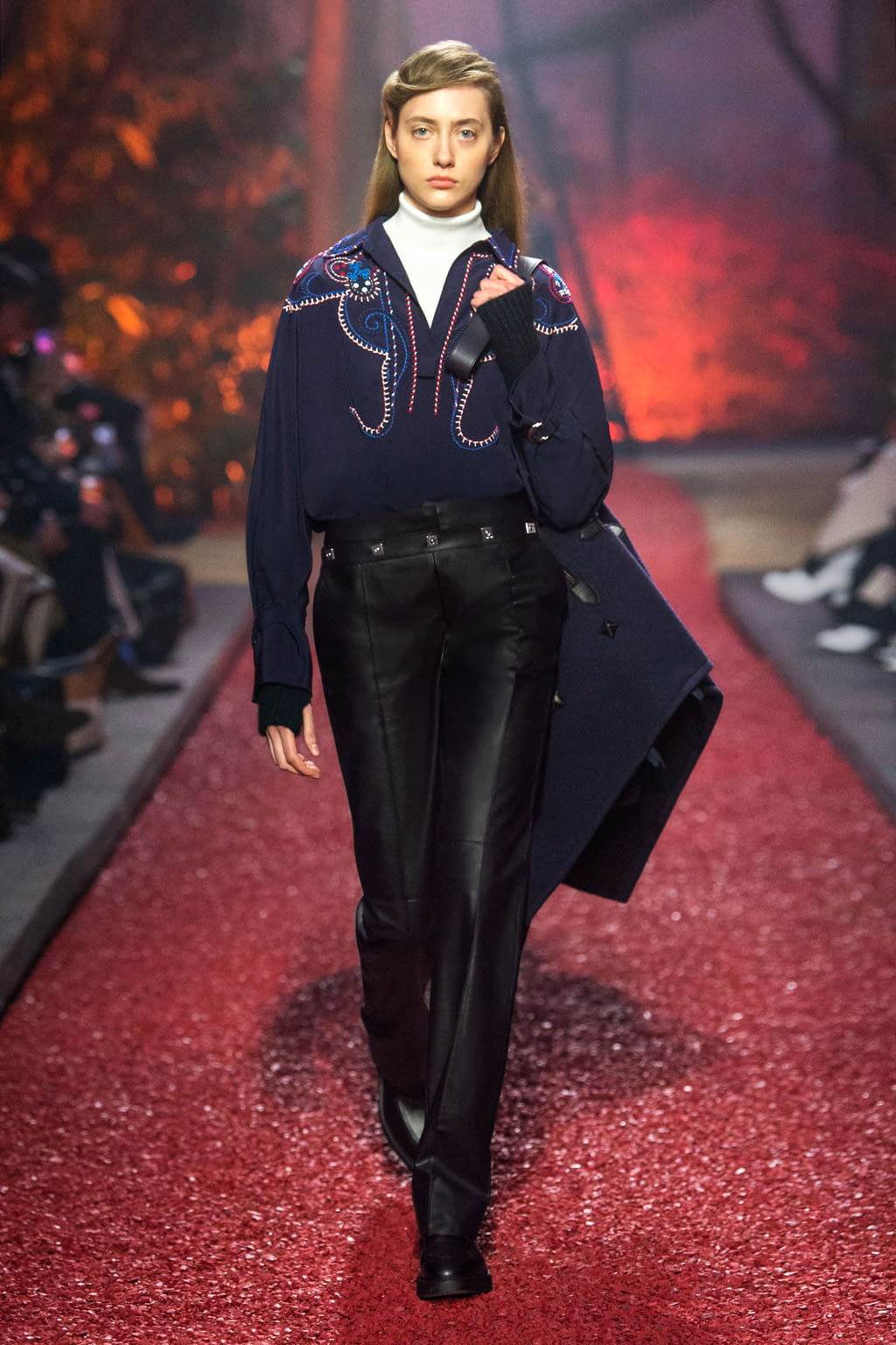 Fashion Week Paris Fall/Winter 2018 look 19 from the Hermès collection 女装
