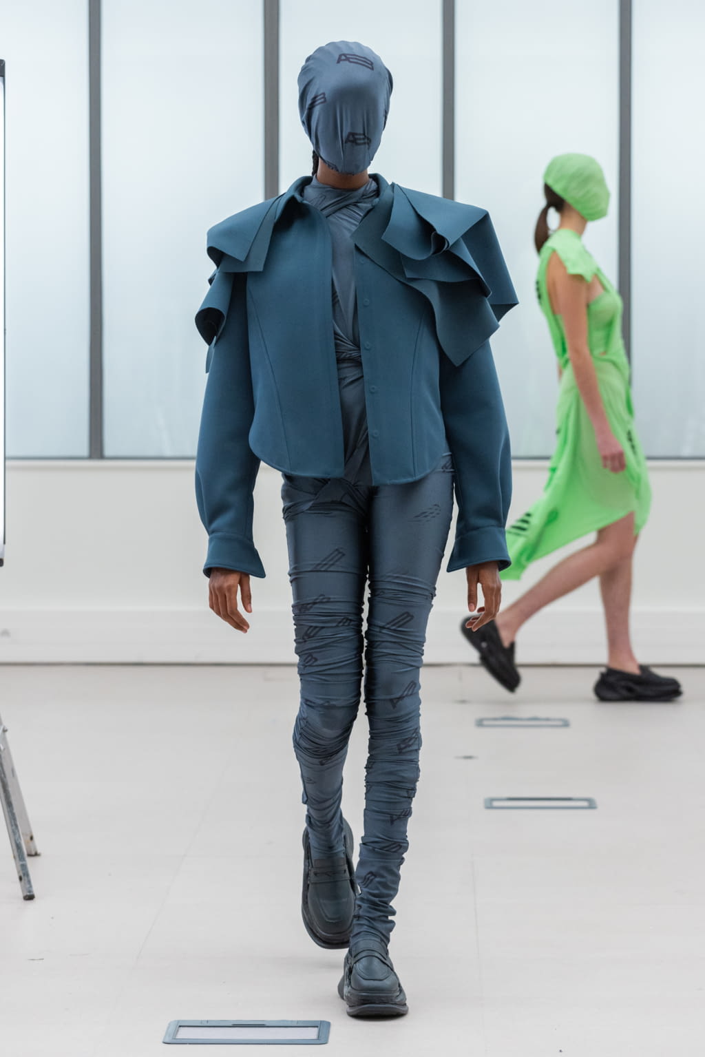 Fashion Week Paris Fall/Winter 2022 look 192 de la collection IFM PARIS womenswear