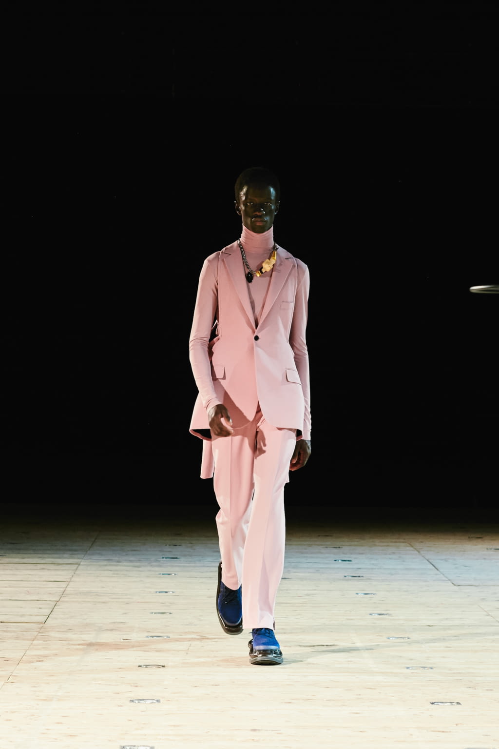 Fashion Week Paris Fall/Winter 2021 look 19 from the Botter collection 男装