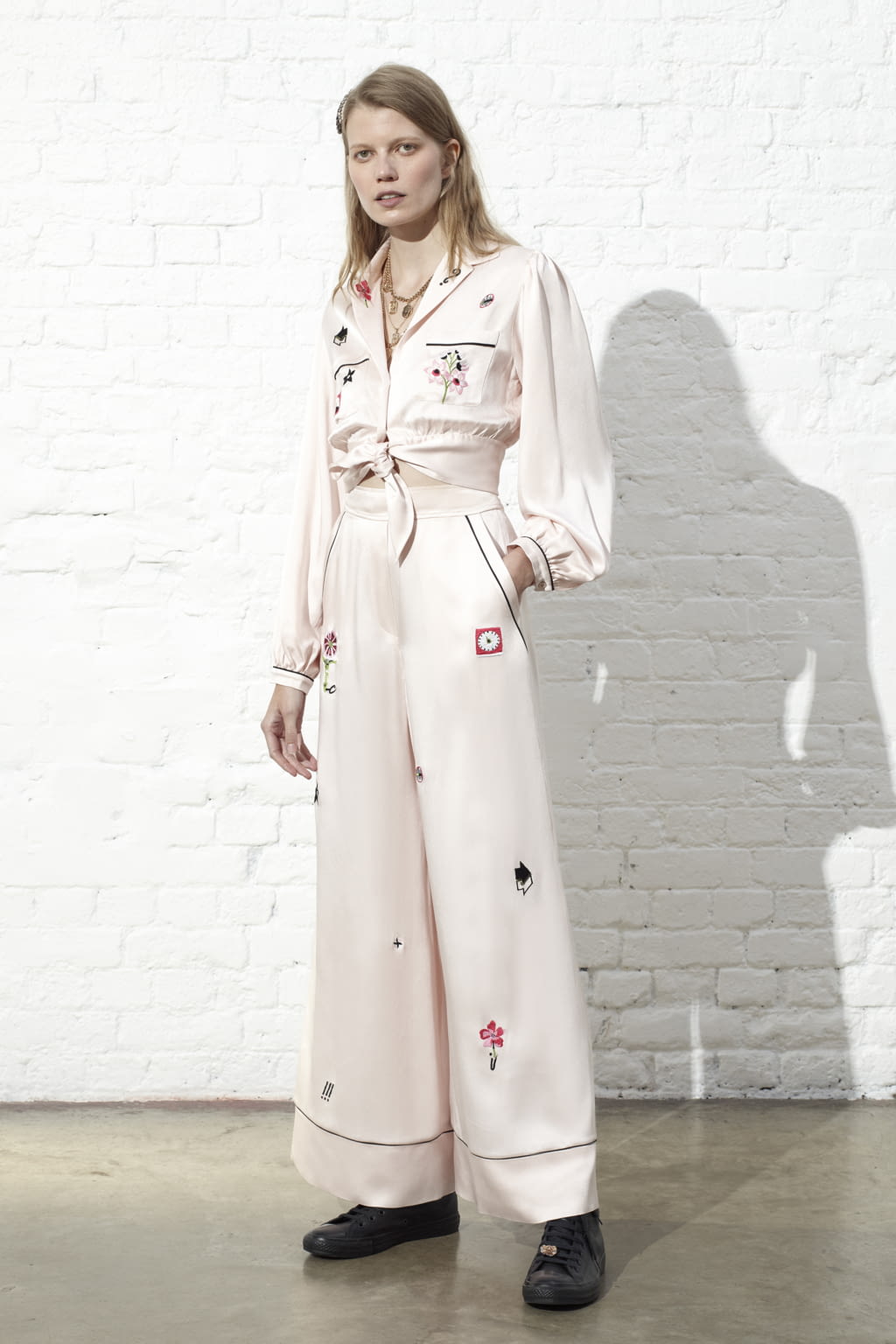 Fashion Week London Resort 2019 look 18 from the Temperley London collection 女装