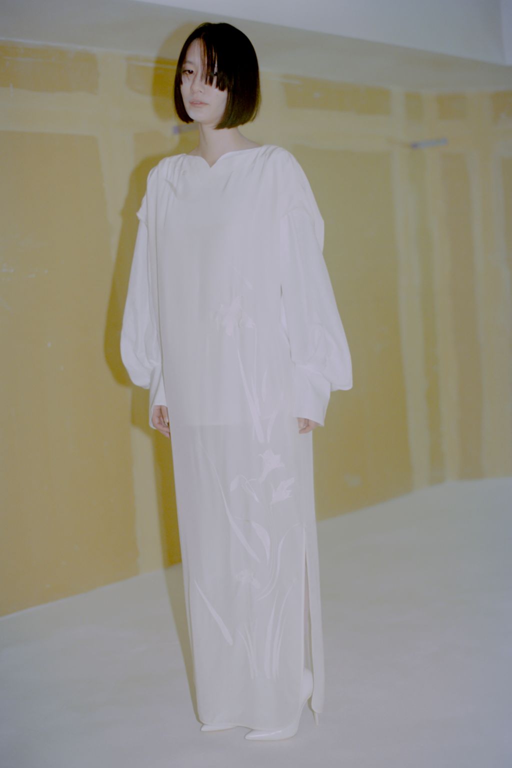 Fashion Week Paris Pre-Fall 2023 look 1 from the Mame Kurogouchi collection womenswear