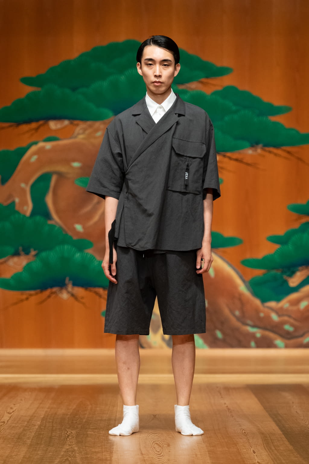 Fashion Week Paris Spring/Summer 2021 look 2 from the Yoshio Kubo collection menswear