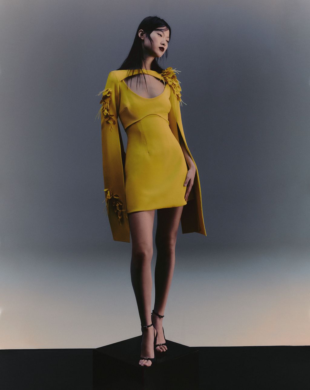 Fashion Week New York Pre-Fall 2023 look 2 from the SAFIYAA collection womenswear