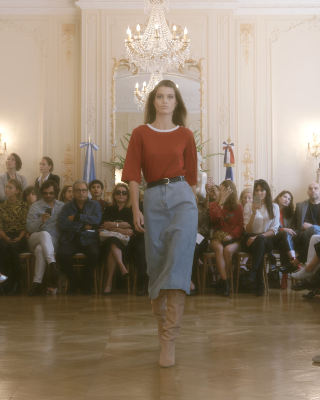 Fashion Week Paris Spring/Summer 2018 look 2 from the Vanessa Seward collection womenswear