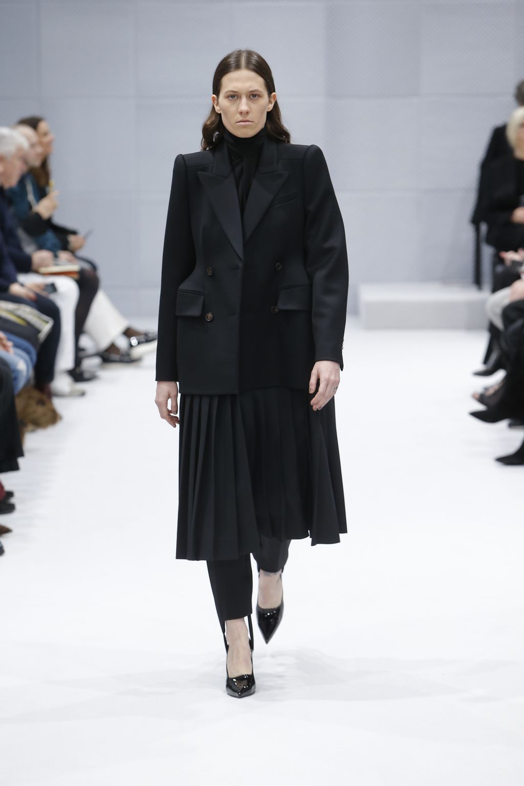 Fashion Week Paris Fall/Winter 2016 look 2 from the Balenciaga collection 女装