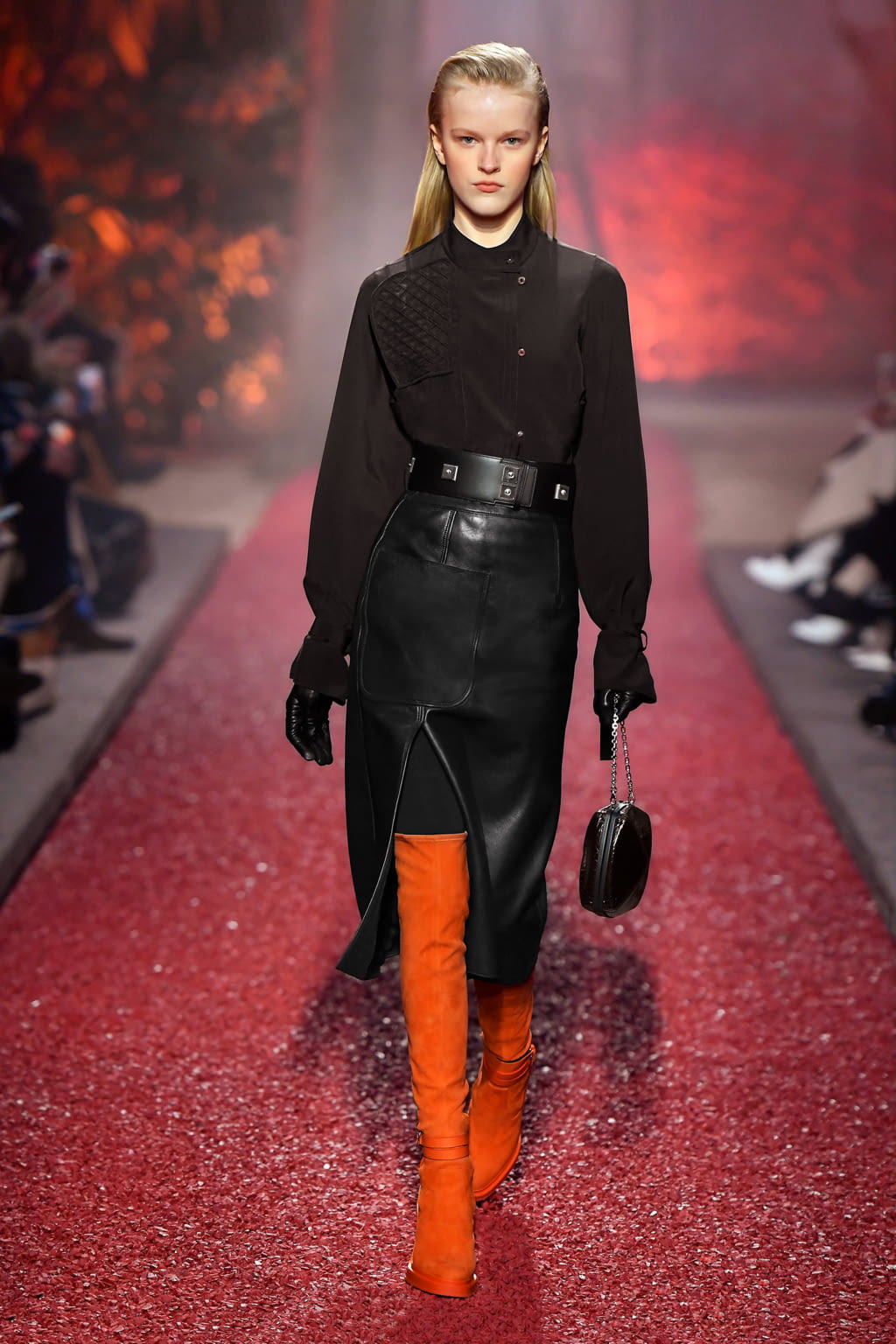Fashion Week Paris Fall/Winter 2018 look 2 from the Hermès collection womenswear