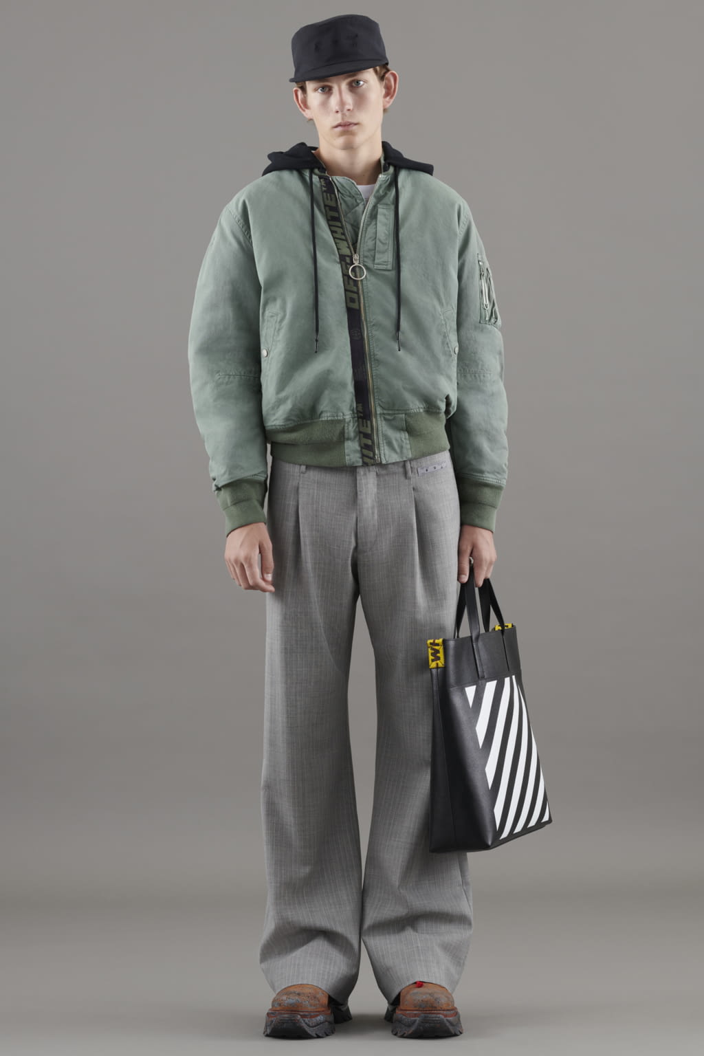 Fashion Week Paris Resort 2021 look 20 from the Off-White collection 男装