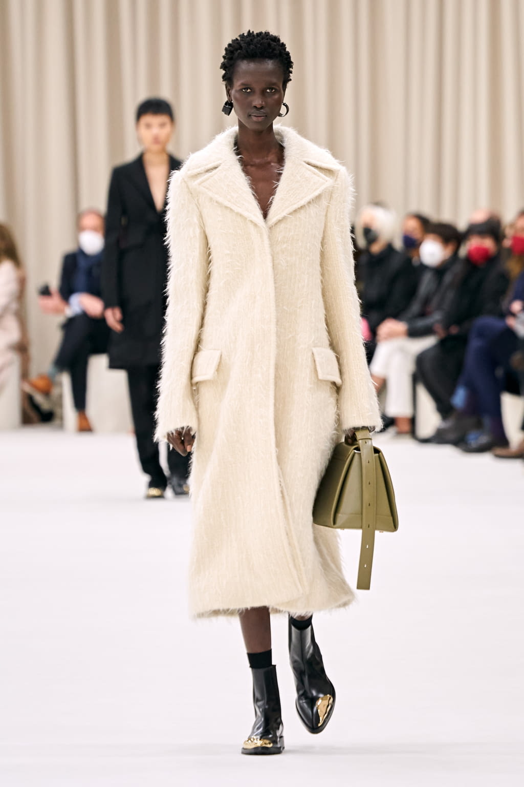 Fashion Week Milan Fall/Winter 2022 look 20 from the Jil Sander collection womenswear