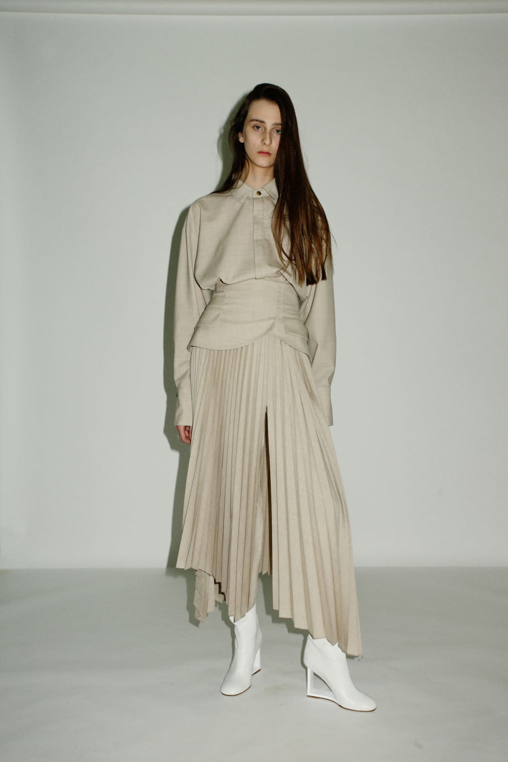 Fashion Week London Pre-Fall 2019 look 20 from the A.W.A.K.E MODE collection womenswear