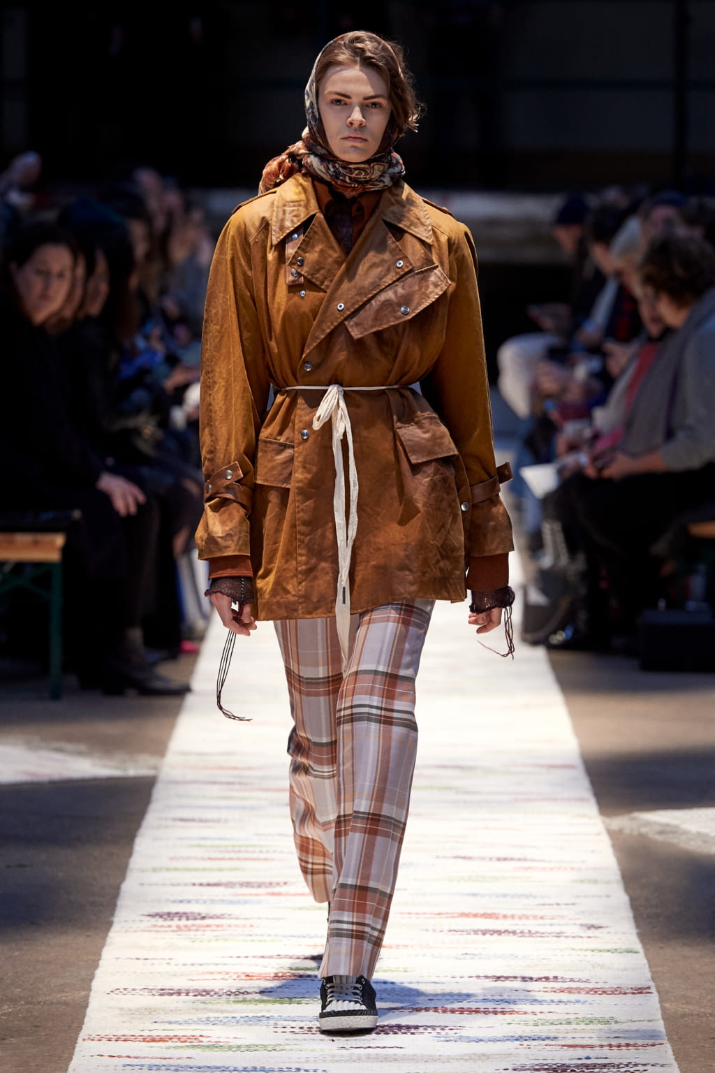 Fashion Week Paris Fall/Winter 2018 look 20 from the Acne Studios collection 女装