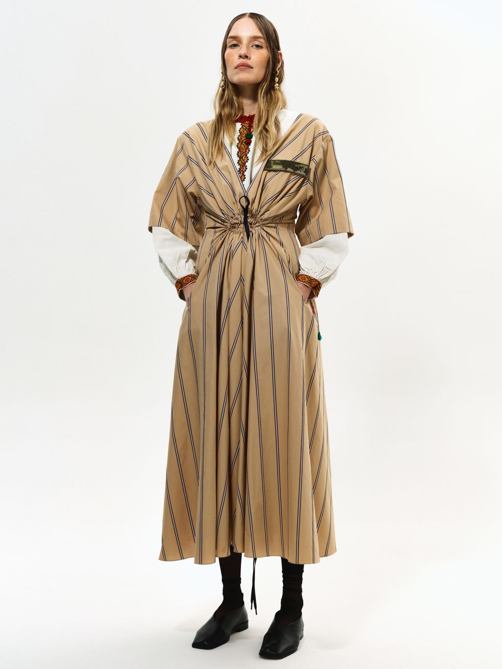 Fashion Week Paris Spring/Summer 2023 look 16 de la collection Litkovskaya womenswear