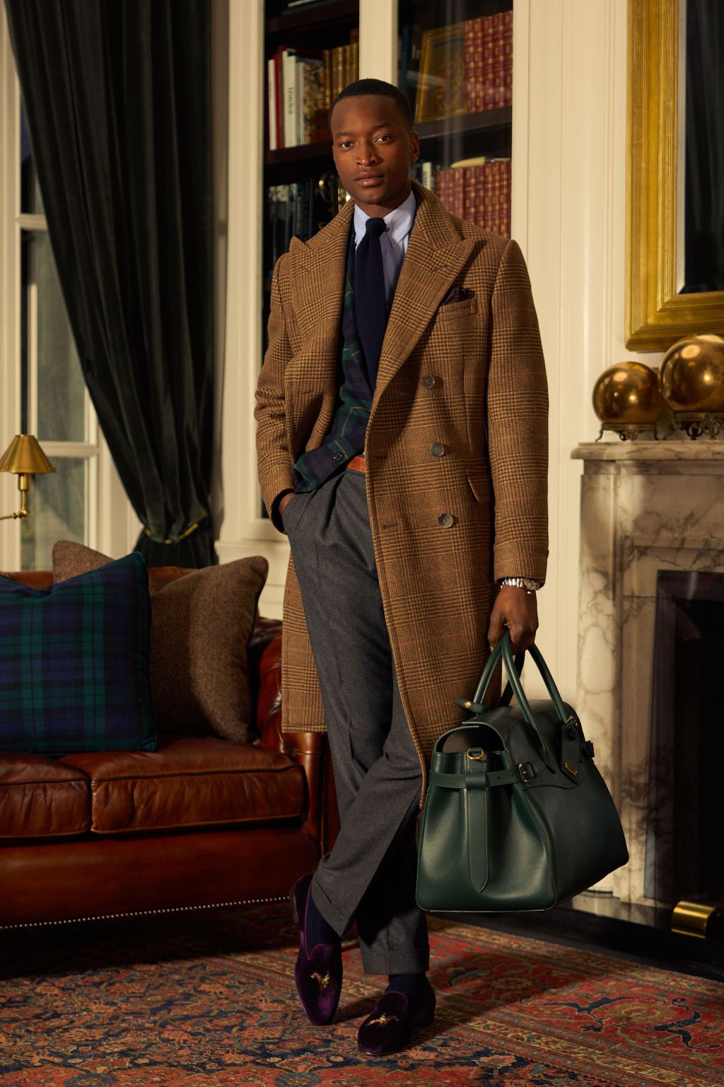 Fashion Week New York Fall/Winter 2024 look 20 from the Ralph Lauren Purple Label collection 男装