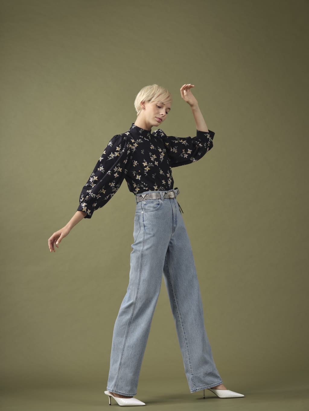 Fashion Week Paris Fall/Winter 2020 look 1 from the Levi’s® Red Tab collection womenswear