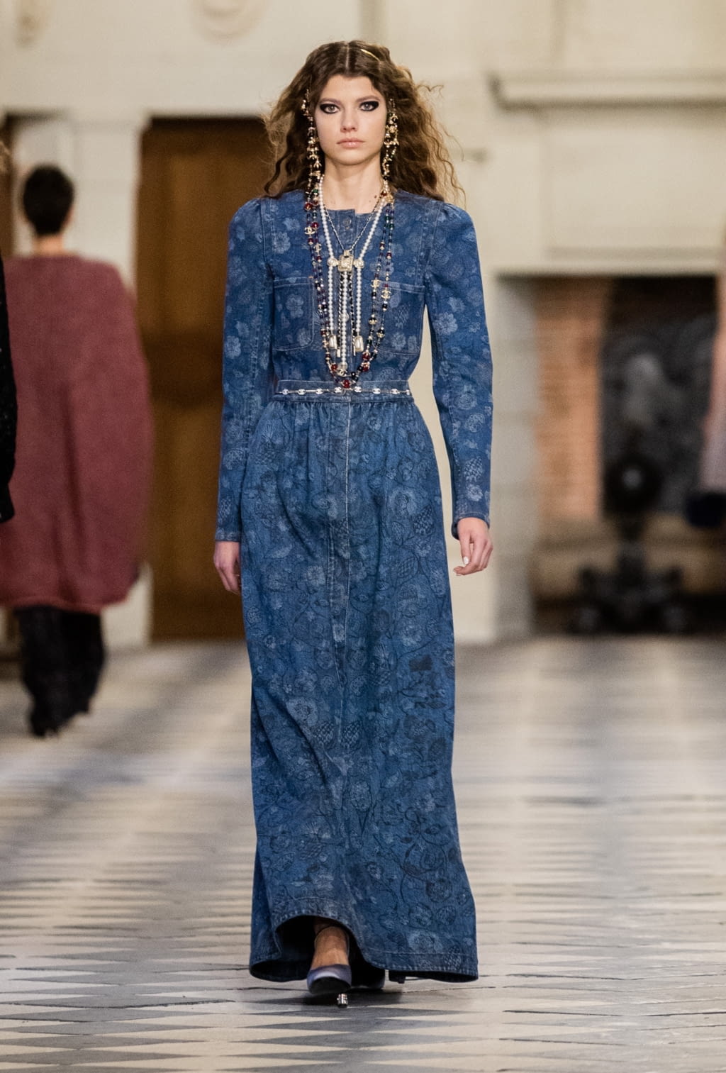 Fashion Week Paris Pre-Fall 2021 look 20 from the Chanel collection womenswear
