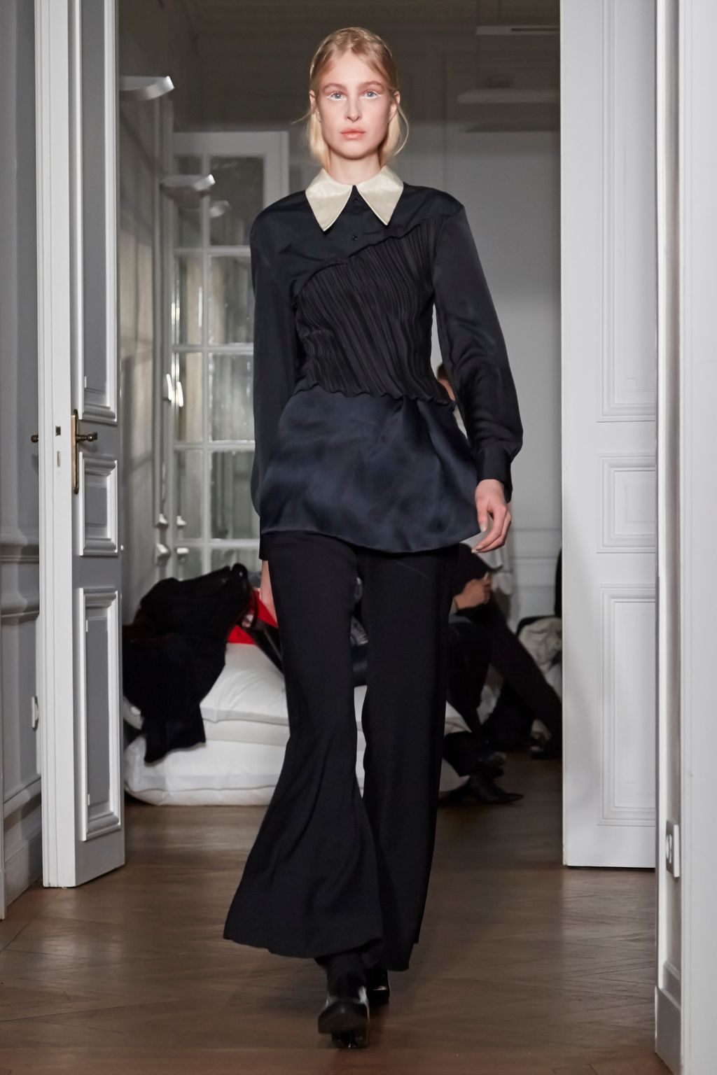 Fashion Week Paris Fall/Winter 2016 look 20 from the Peet Dullaert collection 女装