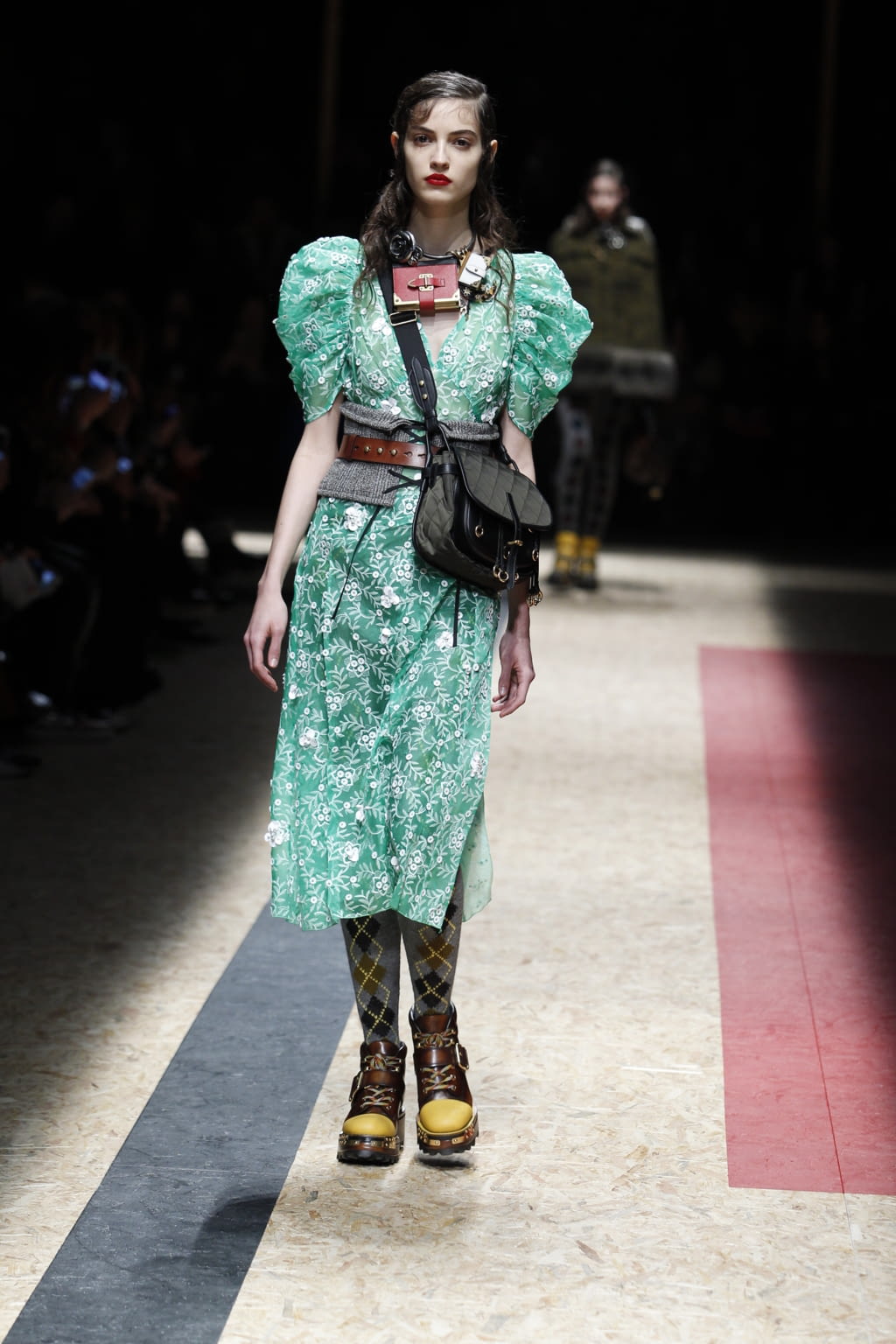 Fashion Week Milan Fall/Winter 2016 look 20 from the Prada collection 女装