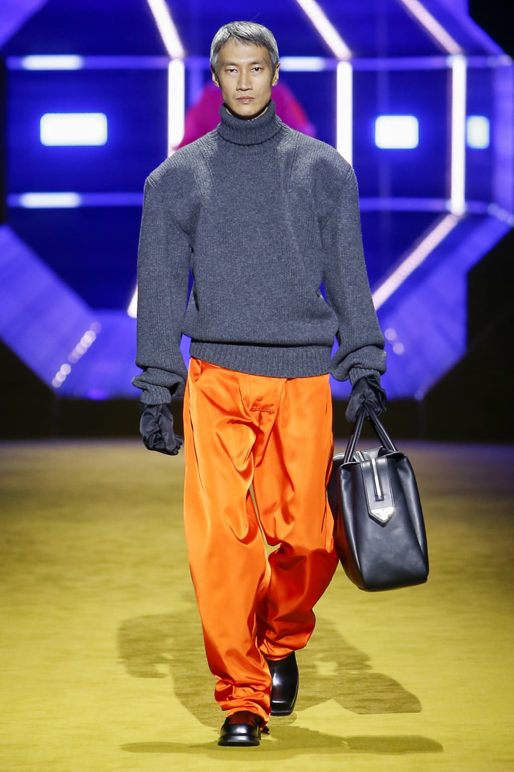 Fashion Week Milan Fall/Winter 2022 look 20 from the Prada collection 男装