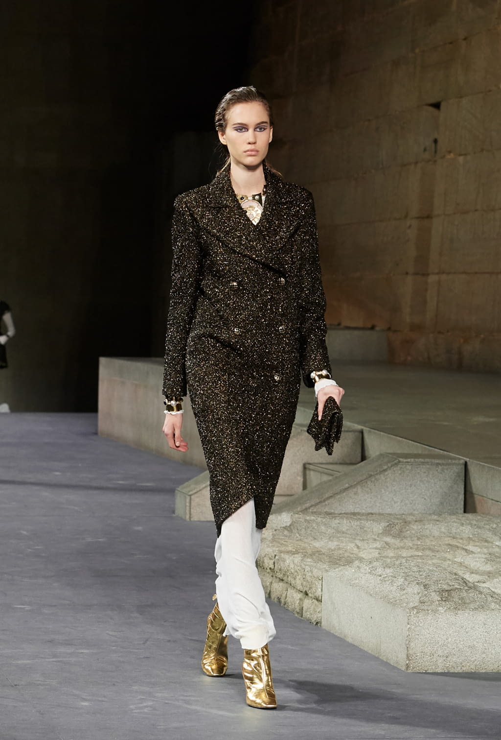 Fashion Week New York Pre-Fall 2019 look 20 from the Chanel collection womenswear