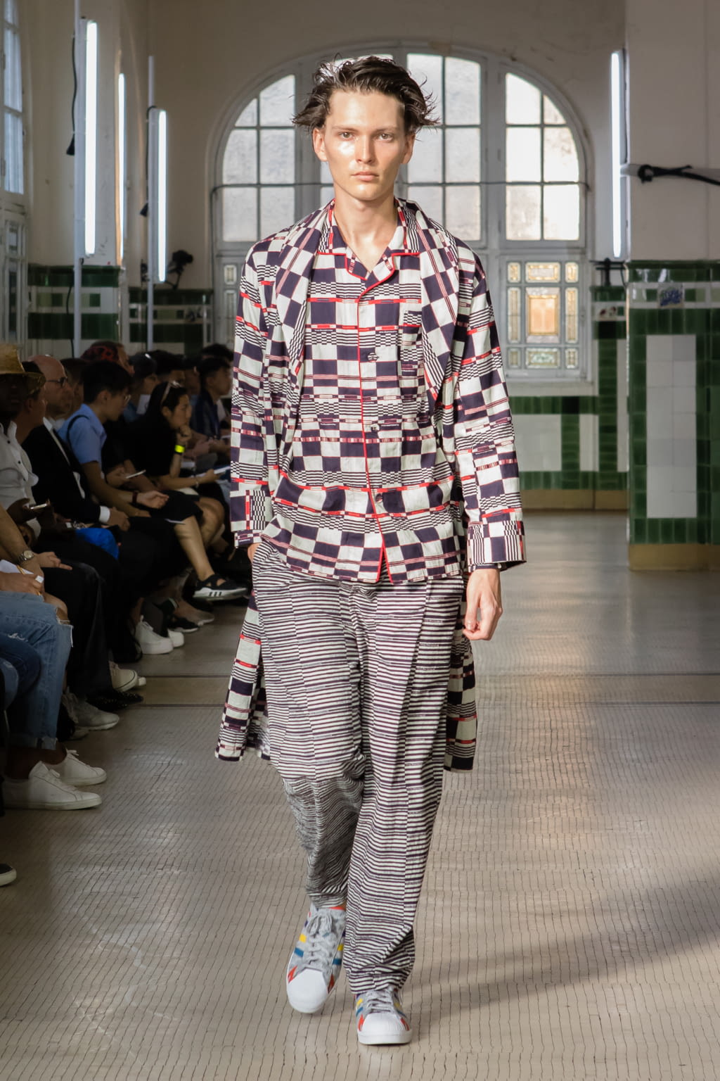 Fashion Week Paris Spring/Summer 2018 look 20 from the White Mountaineering collection menswear