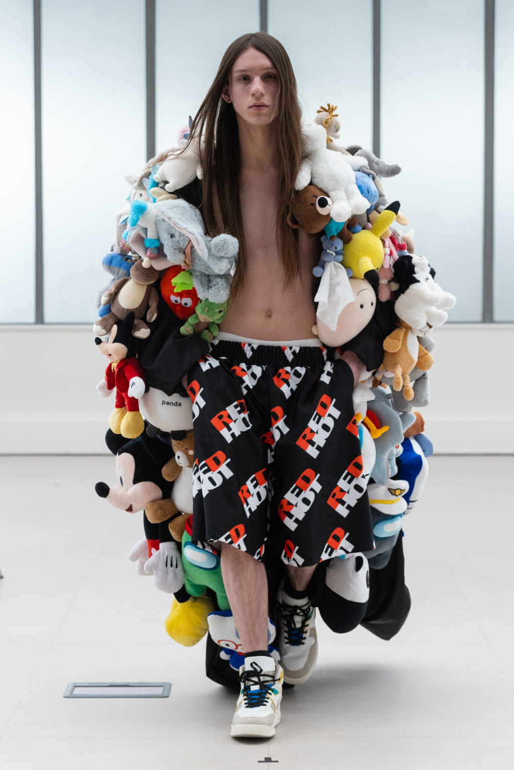 Fashion Week Paris Fall/Winter 2022 look 201 from the IFM PARIS collection womenswear